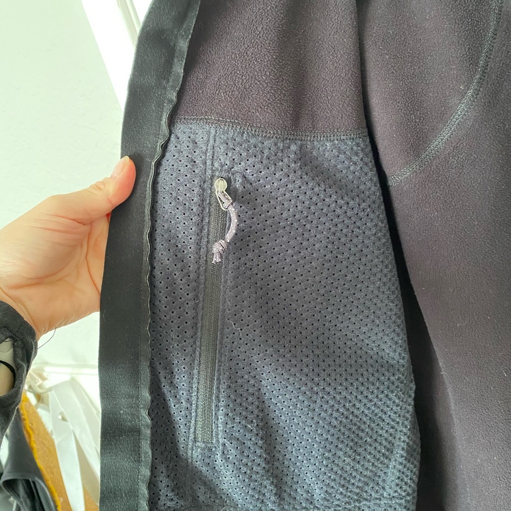 Mountain Hard Wear Soft Shell - Picture 7 of 8